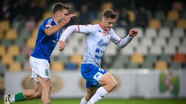 04.11.2024 Bielsko Biala  
Pilka nozna,
Betclic 2 liga sezon 2024/2025,
Podbeskidzie Bielsko Biala - KKS Kalisz 
n/z Adrian Cierpka Klisiewicz 
foto Krzysztof Dzierzawa / PressFocus
04.11.2024 Bielsko Biala
Football,
second division season 2024/2025 ,
Podbeskidzie Bielsko Biala - KKS Kalisz 
n/z Adrian Cierpka Klisiewicz 
foto Krzysztof Dzierzawa / PressFocus