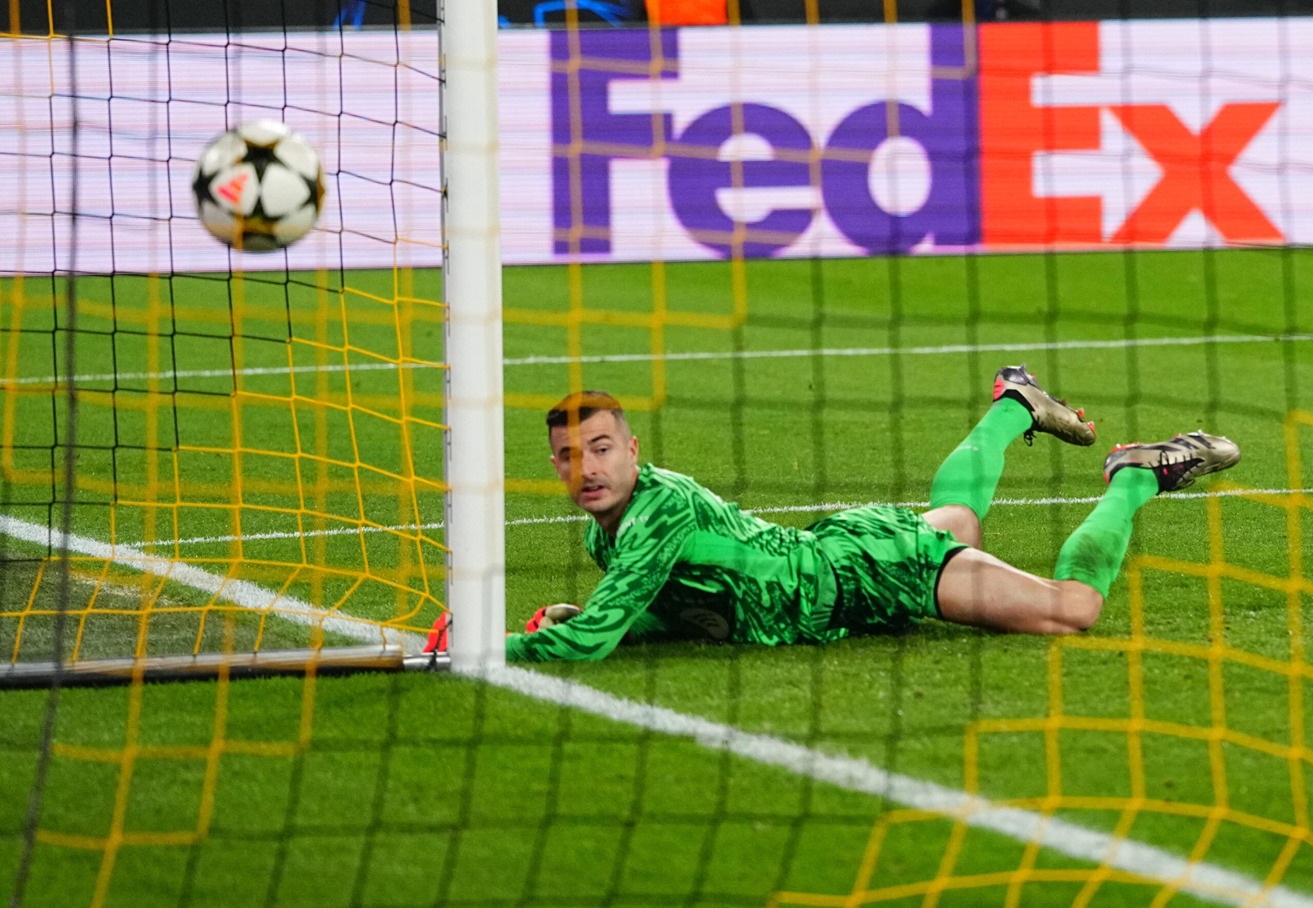 December 11 2024: Inaki Pena of FC Barcelona  looks on during a Champions League Round 6 game, BvB Dortmund v FC Barcelona, at Signal Luna Park, Dortmund, Germany. Ulrik Pedersen/CSM/Sipa USA (Credit Image: © Ulrik Pedersen/Cal Sport Media/Sipa USA)
2024.12.11 Dortmund
pilka nozna liga mistrzow
Borussia Dortmund - FC Barcelona
Foto Ulrik Pedersen/Cal Sport Media/SIPA USA/PressFocus

!!! POLAND ONLY !!!