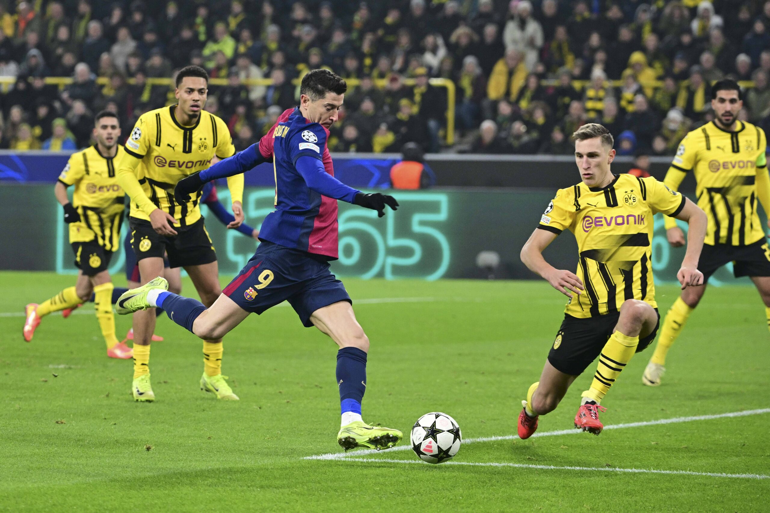 Robert Lewandowski 9 FC Barcelona, Barca , Borussia Dortmund vs. FC Barcelona , Fussball, Champions League, 6. Spieltag, 11.12.2024 Dortmund Nordrhein-Westfalen Deutschland *** Robert Lewandowski 9 FC Barcelona , Borussia Dortmund vs FC Barcelona , Football, Champions League, Matchday 6, 11 12 2024 Dortmund North Rhine-Westphalia Germany Copyright: xkolbert-press/MarcxNiemeyerx
2024.12.11 Dortmund
pilka nozna liga mistrzow
Borussia Dortmund - FC Barcelona
Foto IMAGO/PressFocus

!!! POLAND ONLY !!!
