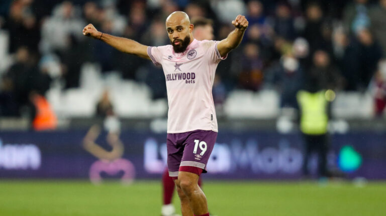 Bryan Mbeumo of Brentford celebrates after the teams victory following the Premier League match West Ham United vs Brentford at London Stadium, London, United Kingdom, 15th February 2025

(Photo by Izzy Poles/News Images) in London, United Kingdom on 2/15/2025. (Photo by Izzy Poles/News Images/Sipa USA)
2025.02.15 Londyn
pilka nozna liga angielska
West Ham United FC - Brentford FC
Foto News Images/SIPA USA/PressFocus

!!! POLAND ONLY !!!