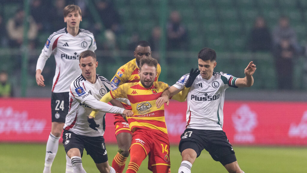2025.02.26 Warszawa
pilka nozna Puchar Polski  2024/2025
Legia Warszawa - Jagiellonia Bialystok
N/z Kacper Chodyna (Legia), Jaroslaw Kubicki (Jagiellonia), Bartosz Kapustka (Legia)
Foto Tomasz Jastrzebowski / Foto Olimpik / PressFocus

2025.02.26 Warszawa
football Polish FA Cup 2024/2025
Legia Warszawa - Jagiellonia Bialystok
Kacper Chodyna (Legia), Jaroslaw Kubicki (Jagiellonia), Bartosz Kapustka (Legia)
Credit: Tomasz Jastrzebowski / Foto Olimpik / PressFocus