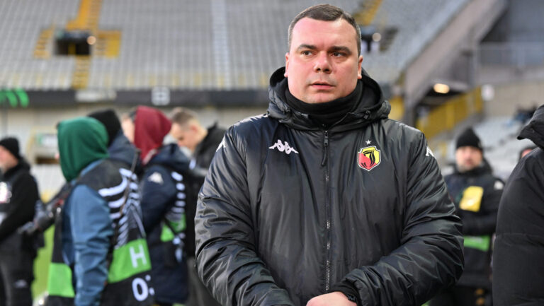 Head Coach Adrian Siemieniec of Jagiellonia pictured during the Round of 16 2nd leg game in the Uefa Conference League season 2024-2025 between Cercle Brugge KSV and Jagiellonia Bialystok from Poland on March 13 , 2025 in Brugge, Belgium. (Photo by David Catry / Isosport/Content Curation/Sipa USA)
2025.03.13 Brugia
pilka nozna liga konferencji 
Cercle Brugge - Jagiellonia Bialystok
Foto Content Curation/SIPA USA/PressFocus

!!! POLAND ONLY !!!