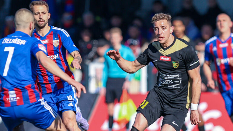 2025.03.16 Bytom
Pilka nozna Betclic 2 Liga Sezon 2024/2025
Polonia Bytom - GKS Jastrzebie
N/z Szymon Kiebzak
Foto Sebastian Sienkiewicz / PressFocus

2025.03.16 Bytom
Football - Polish Betclic 2 league Season 2024/2025
Polonia Bytom - GKS Jastrzebie
Szymon Kiebzak
Credit: Sebastian Sienkiewicz / PressFocus