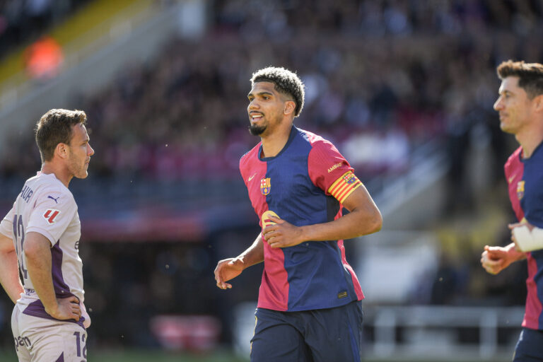 FC Barcelona, Barca v GIRONA FC. OLIMPIC STADIUM LLUIS COMPANYS. MONTJUIC,BARCELONA. March 30,2025 FC BARCELONA vs GIRONA FC March 30 ,2025 Ronald Araujo 4 of FC Barcelona celebrates during the match between FC Barcelona and Girona FC corresponding to the twenty nine day of La Liga EA Sports at at Olimpic Stadium Lluis Companys of Montjuic in Barcelona, Spain. Barcelona ESP Copyright: xS.xRosx
2025.03.30 Barcelona
pilka nozna , liga hiszpanska
FC Barcelona - Girona FC
Foto IMAGO/PressFocus

!!! POLAND ONLY !!!