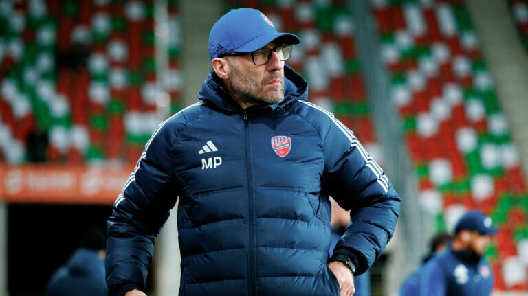 2025.03.31 Lubin
Pilka nozna PKO Ekstraklasa sezon 2024/2025
KGHM Zaglebie Lubin - Rakow Czestochowa
N/z Marek Papszun (Trener Head Coach)
Foto Tomasz Folta / PressFocus

2025.03.31 Lubin
Football PKO Ekstraklasa season 2024/2025
KGHM Zaglebie Lubin - Rakow Czestochowa
Marek Papszun (Trener Head Coach)
Credit: Tomasz Folta / PressFocus