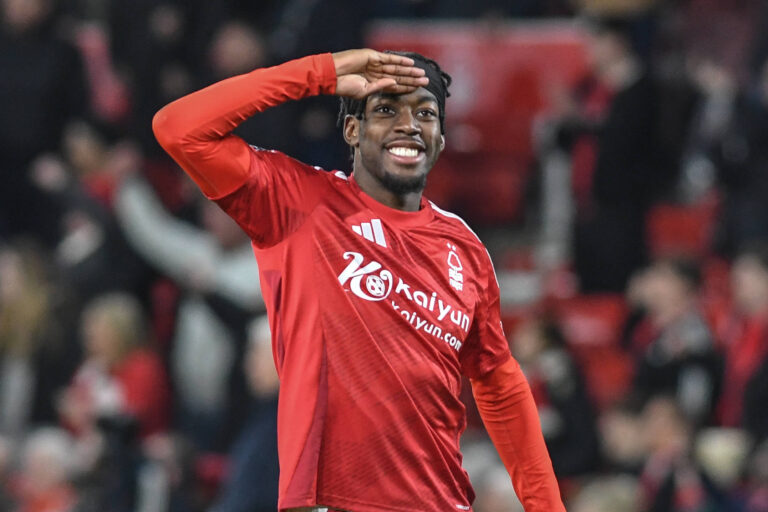 Nottingham Forest v Manchester United, ManU English Premier League, The City Ground, Nottingham, UK - 01 April 2025 Nottingham Forests Anthony Elanga salutes supporters after the math Nottingham The City Ground Nottingham GBR, UK NEWSPAPERS OUT Copyright: xRichardxBowcottx
2025.04.01 Nottingham
pilka nozna , liga angielska
Nottingham Forest - Manchester United 
Foto IMAGO/PressFocus

!!! POLAND ONLY !!!