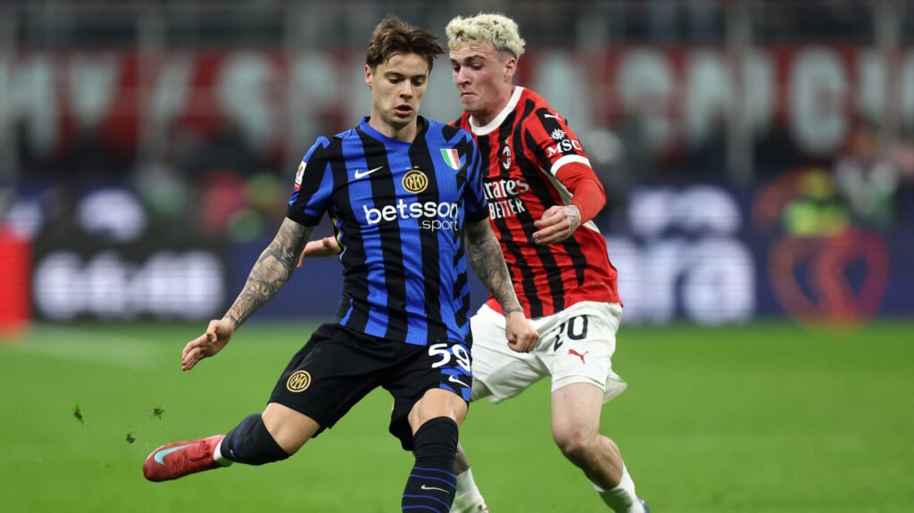 Ac Milan - Fc Internazionale Nicola Zalewski of Fc Internazionale and Alejandro Jimenez of Ac Milan battle for the ball during the Coppa Italia semi-final first leg match beetween Ac Milan and Fc Internazionale at Stadio Giuseppe Meazza on April 2, 2025 in Milano, Italy . Milano Stadio Giuseppe Meazza Italy Copyright: xMarcoxCanonierox
2025.04.02 Mediolan
pilka nozna , Puchar Wloch
AC Milan - Inter Mediolan
Foto IMAGO/PressFocus

!!! POLAND ONLY !!!