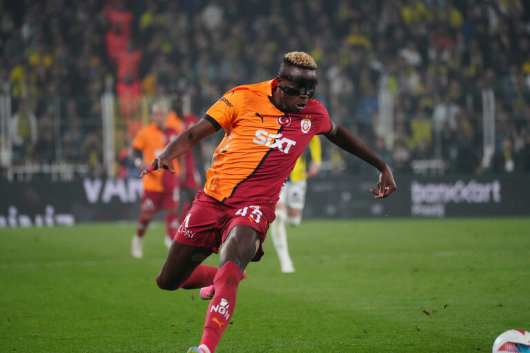 Victor Osimhen of Galatasaray during the Ziraat Turkish Cup Quarter Final Match between Fenerbahce and Galatasaray at Ulker Stadium in Istanbul , Turkey on April 02, 2025.  Photo by Seskimphoto  Fenerbahce v Galatasaray - Turkish Cup Quarter Final Match PUBLICATIONxNOTxINxTUR
2025.04.02 Stambul
pilka nozna , Puchar Turcji
Fenerbahce Stambul - Galatasaray Stambul
Foto IMAGO/PressFocus

!!! POLAND ONLY !!!