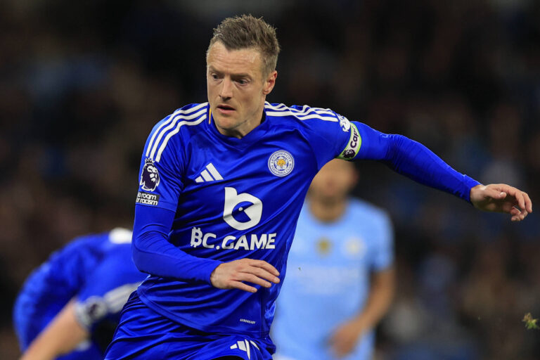 Manchester City v Leicester City Premier League 02/04/2025. Jamie Vardy 9 of Leicester City during the Premier League match between Manchester City and Leicester City at the Etihad Stadium, Manchester, England on 2 April 2025. Manchester Etihad Stadium Manchester England Editorial use only DataCo restrictions apply See www.football-dataco.com , Copyright: xConorxMolloyx PSI-21739-0120
2025.04.02 Manchester
pilka nozna , liga angielska
Manchester City - Leicester City
Foto IMAGO/PressFocus

!!! POLAND ONLY !!!