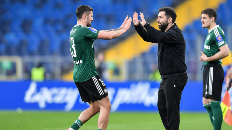 2025.04.02 Chorzow
Pilka nozna Puchar Polski polfinal sezon 2024/25
Ruch Chorzow - Legia Warszawa
N/z Pawel Wszolek Goncalo Feio radosc gol
Foto Mateusz Sobczak / PressFocus

2025.04.02 Chorzow
Football Polish Cup semi-final 2024/25 season
Ruch Chorzow - Legia Warszawa
Pawel Wszolek Goncalo Feio radosc gol
Credit: Mateusz Sobczak / PressFocus