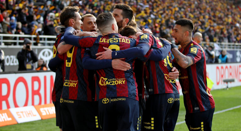 2025.04.06 Szczecin
Pilka nozna , PKO BP Ekstraklasa sezon 2024/25
Pogon Szczecin - GKS Katowice
N/z pilkarze Pogoni, radosc po bramce na 1-0, gol, bramka
Foto Katarzyna Dzierzynska / PressFocus

2025.04.06 Szczecin
Football Polish top league , 2024/2025 season
Pogon Szczecin - GKS Katowice
pilkarze Pogoni, radosc po bramce na 1-0, gol, bramka
Credit: Katarzyna Dzierzynska / PressFocus