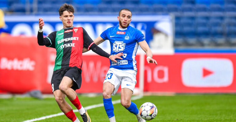 2025.04.06 Chorzow
Pilka nozna Pierwsza Liga Betclic 1 Liga Sezon 2024/2025
Ruch Chorzow - GKS Tychy
N/z Bartosz Spiaczka, Mo Mezghrani
Foto Marcin Bulanda / PressFocus

2025.04.06 Chorzow
Football Polish Betclic First I League Season 2024/2025
Ruch Chorzow - GKS Tychy
Bartosz Spiaczka, Mo Mezghrani
Credit: Marcin Bulanda / PressFocus