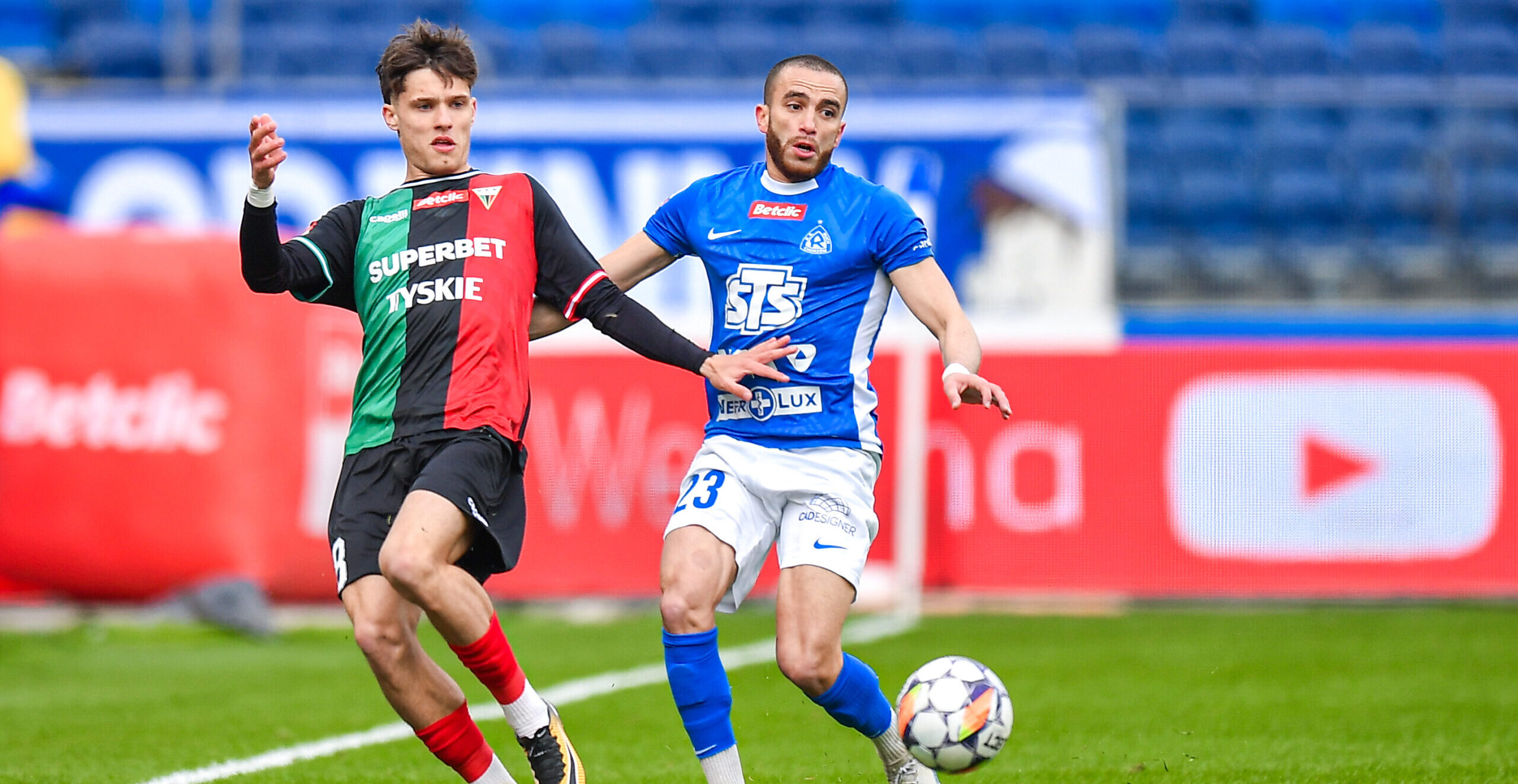 2025.04.06 Chorzow
Pilka nozna Pierwsza Liga Betclic 1 Liga Sezon 2024/2025
Ruch Chorzow - GKS Tychy
N/z Bartosz Spiaczka, Mo Mezghrani
Foto Marcin Bulanda / PressFocus

2025.04.06 Chorzow
Football Polish Betclic First I League Season 2024/2025
Ruch Chorzow - GKS Tychy
Bartosz Spiaczka, Mo Mezghrani
Credit: Marcin Bulanda / PressFocus