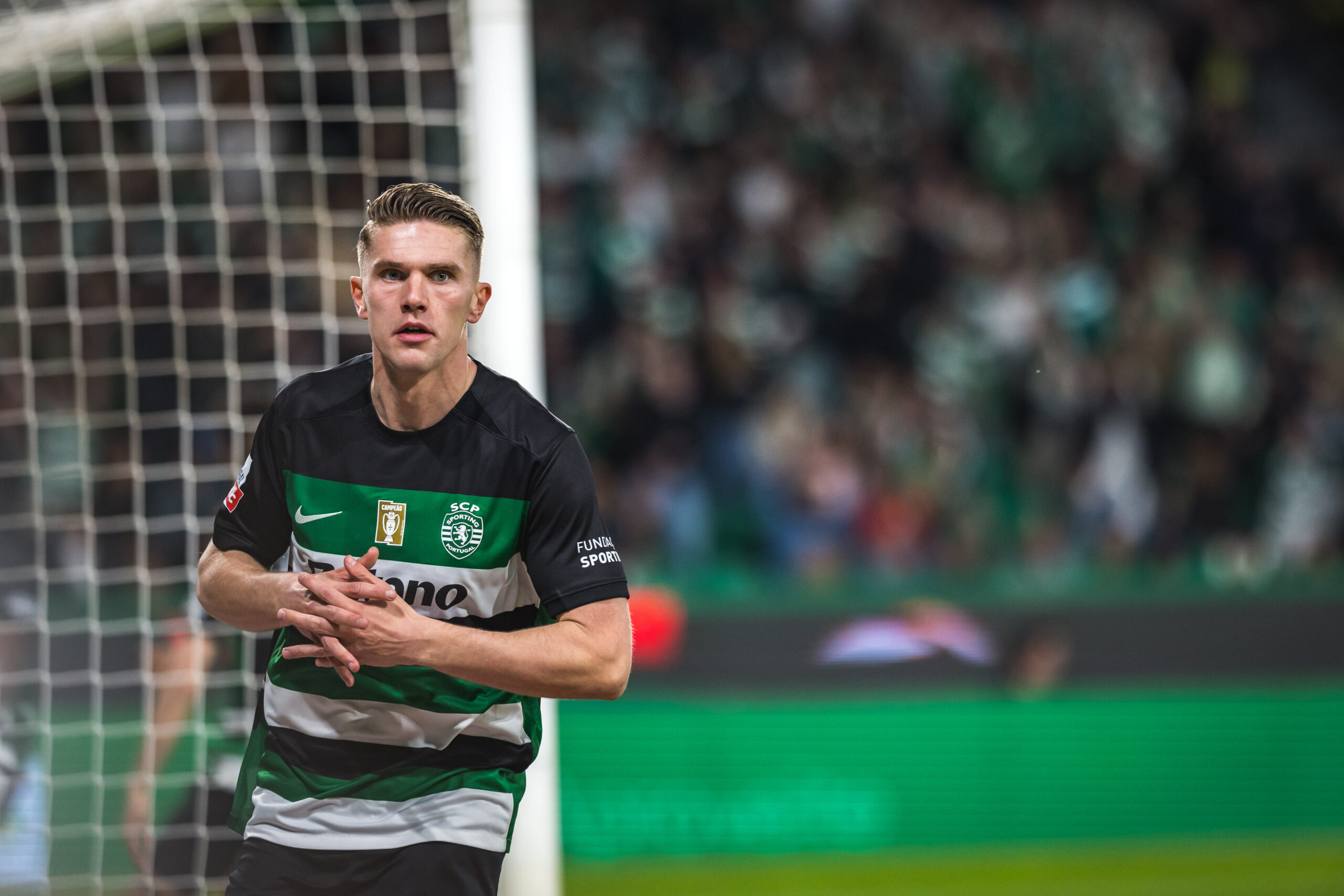 Viktor Gyokeres of Sporting CP celebrates a goal during the Liga Portugal Betclic match between Sporting Clube de Portugal and Sporting Clube de Braga at Estadio Jose Alvalade in Lisbon.
(Final score: Sporting CP 1 - 1 SC Braga) (Photo by Henrique Casinhas / SOPA Images/Sipa USA)
2025.04.07 Lizbona
pilka nozna liga portugalska
Sporting Lizbona - SC Braga
Foto SOPA Images/SIPA USA/PressFocus

!!! POLAND ONLY !!!