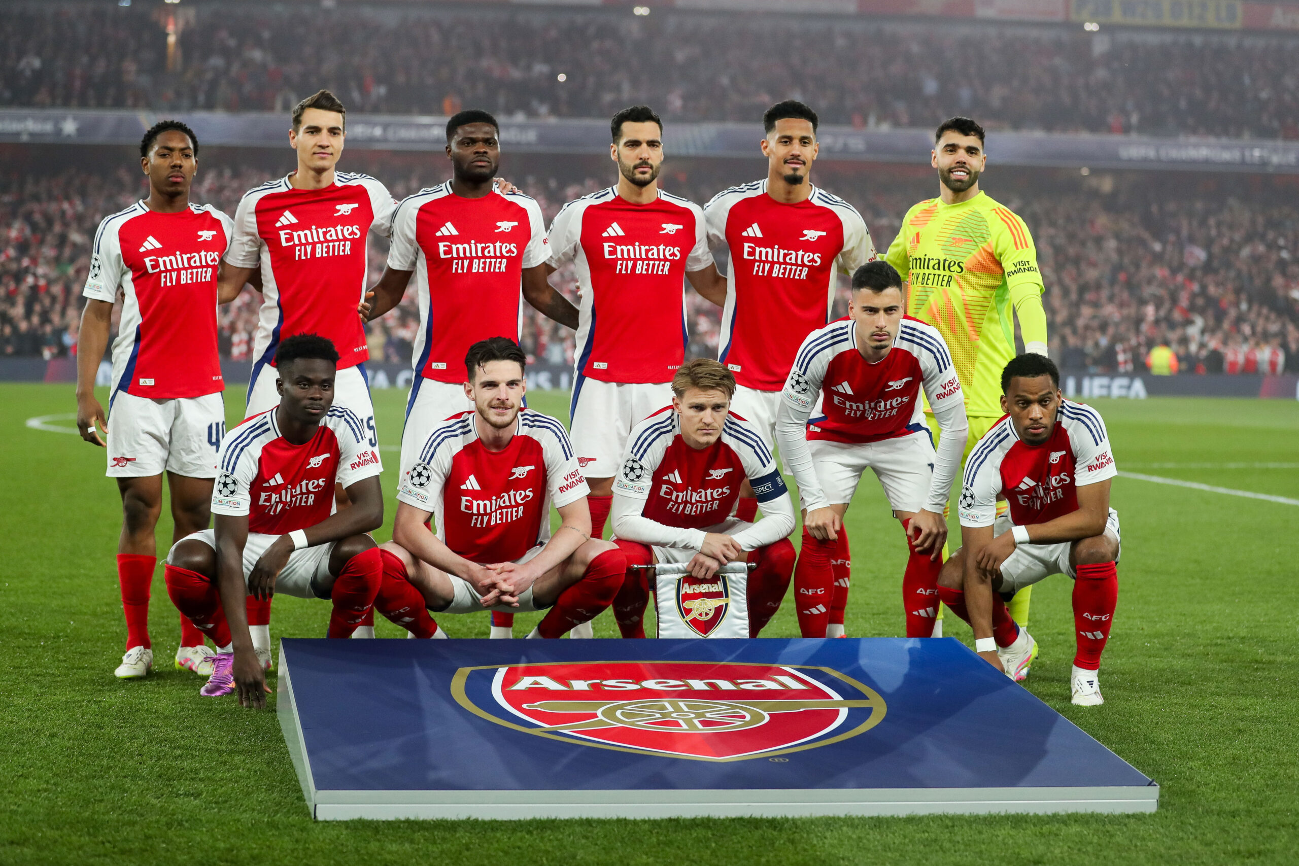Arsenal pose for a team photo prior to during the UEFA Champions League Quarter-finals match Arsenal vs Real Madrid at Emirates Stadium, London, United Kingdom, 8th April 2025

(Photo by Izzy Poles/News Images) in London, United Kingdom on 4/8/2025. (Photo by Izzy Poles/News Images/Sipa USA)
2025.04.08 Londyn
pilka nozna liga mistrzow
Arsenal Londyn - Real Madryt
Foto News Images/SIPA USA/PressFocus

!!! POLAND ONLY !!!
