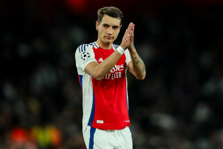 Jakub Kiwior of Arsenal acknowledges the fans after the teams victory following the UEFA Champions League Quarter-finals match Arsenal vs Real Madrid at Emirates Stadium, London, United Kingdom, 8th April 2025
(Photo by Izzy Poles/News Images) in London, United Kingdom on 4/8/2025. (Photo by Izzy Poles/News Images/Sipa USA)
2025.04.08 Londyn
pilka nozna liga mistrzow
Arsenal Londyn - Real Madryt
Foto News Images/SIPA USA/PressFocus
!!! POLAND ONLY !!!