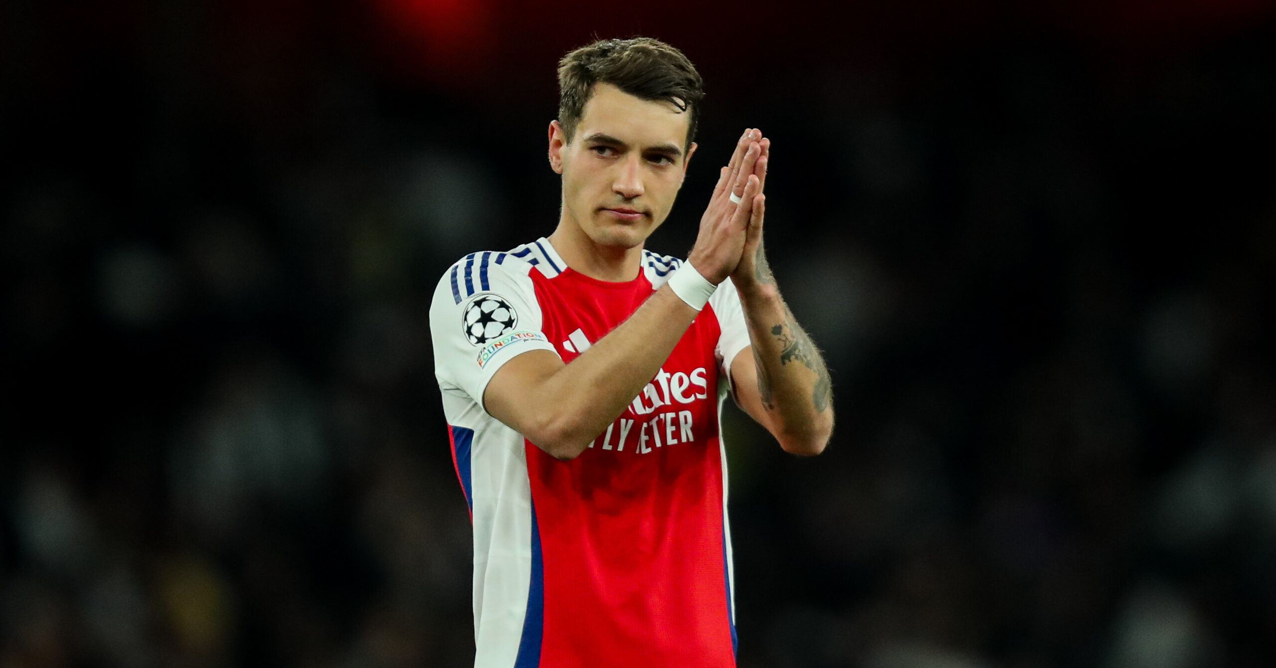 Jakub Kiwior of Arsenal acknowledges the fans after the teams victory following the UEFA Champions League Quarter-finals match Arsenal vs Real Madrid at Emirates Stadium, London, United Kingdom, 8th April 2025

(Photo by Izzy Poles/News Images) in London, United Kingdom on 4/8/2025. (Photo by Izzy Poles/News Images/Sipa USA)
2025.04.08 Londyn
pilka nozna liga mistrzow
Arsenal Londyn - Real Madryt
Foto News Images/SIPA USA/PressFocus

!!! POLAND ONLY !!!