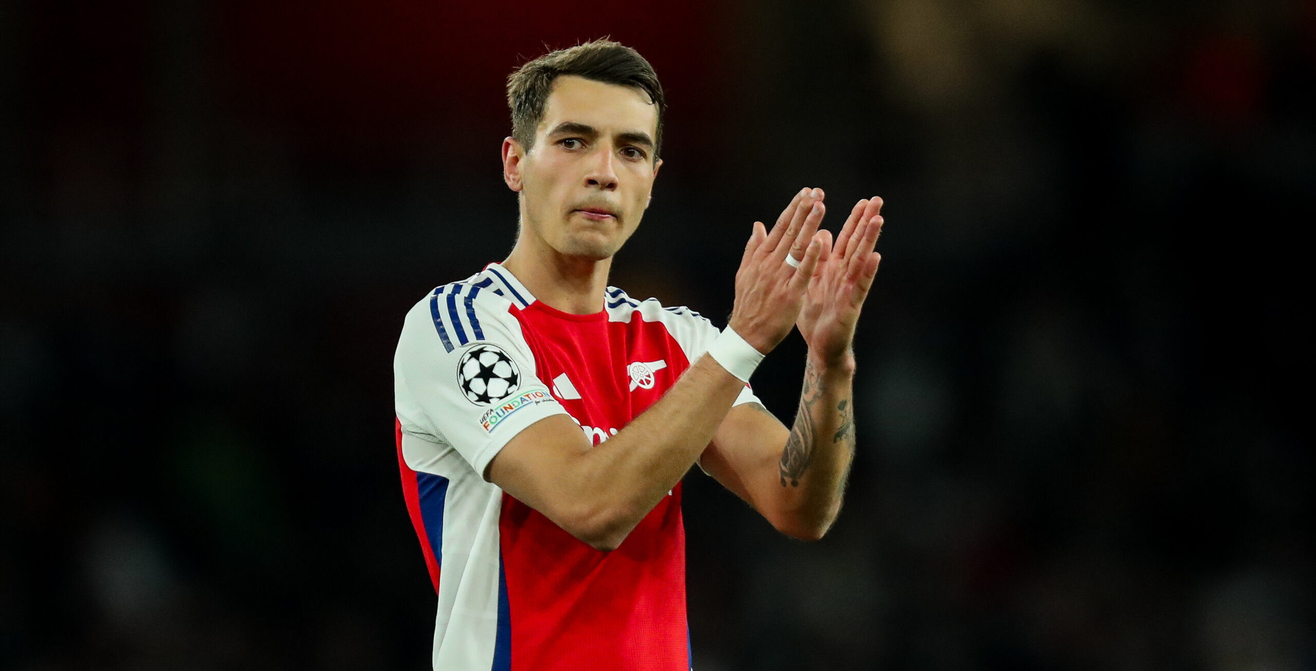 Jakub Kiwior of Arsenal acknowledges the fans after the teams victory following the UEFA Champions League Quarter-finals match Arsenal vs Real Madrid at Emirates Stadium, London, United Kingdom, 8th April 2025

(Photo by Izzy Poles/News Images) in London, United Kingdom on 4/8/2025. (Photo by Izzy Poles/News Images/Sipa USA)
2025.04.08 Londyn
pilka nozna liga mistrzow
Arsenal Londyn - Real Madryt
Foto News Images/SIPA USA/PressFocus

!!! POLAND ONLY !!!