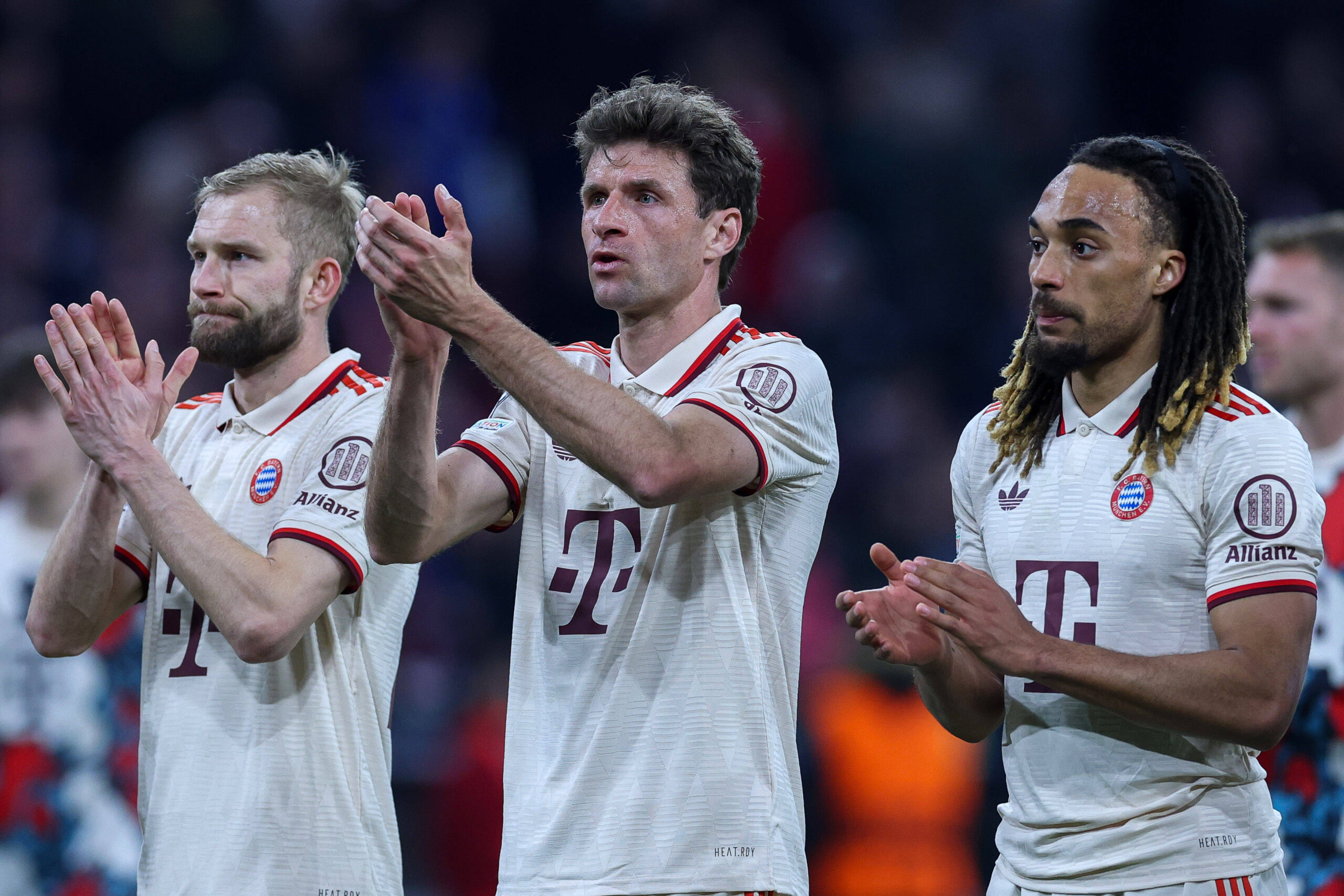 Fussball Champions League Viertelfinale FC Bayern Munchen - Inter Mailand am 08.04.2025 in der Allianz Arena in Munchen Konrad Laimer  Munchen , links - Thomas Muller  Munchen , mitte - Sascha Boey  Munchen , rechts *** Soccer Champions League quarterfinal FC Bayern Munich Inter Milan on 08 04 2025 at the Allianz Arena in Munich Konrad Laimer Munich , left Thomas Muller Munich , center Sascha Boey Munich , right xMSx
2025.04.08 Monachium
pilka nozna , liga mistrzow
Bayern Monachium - Inter Mediolan
Foto IMAGO/PressFocus

!!! POLAND ONLY !!!