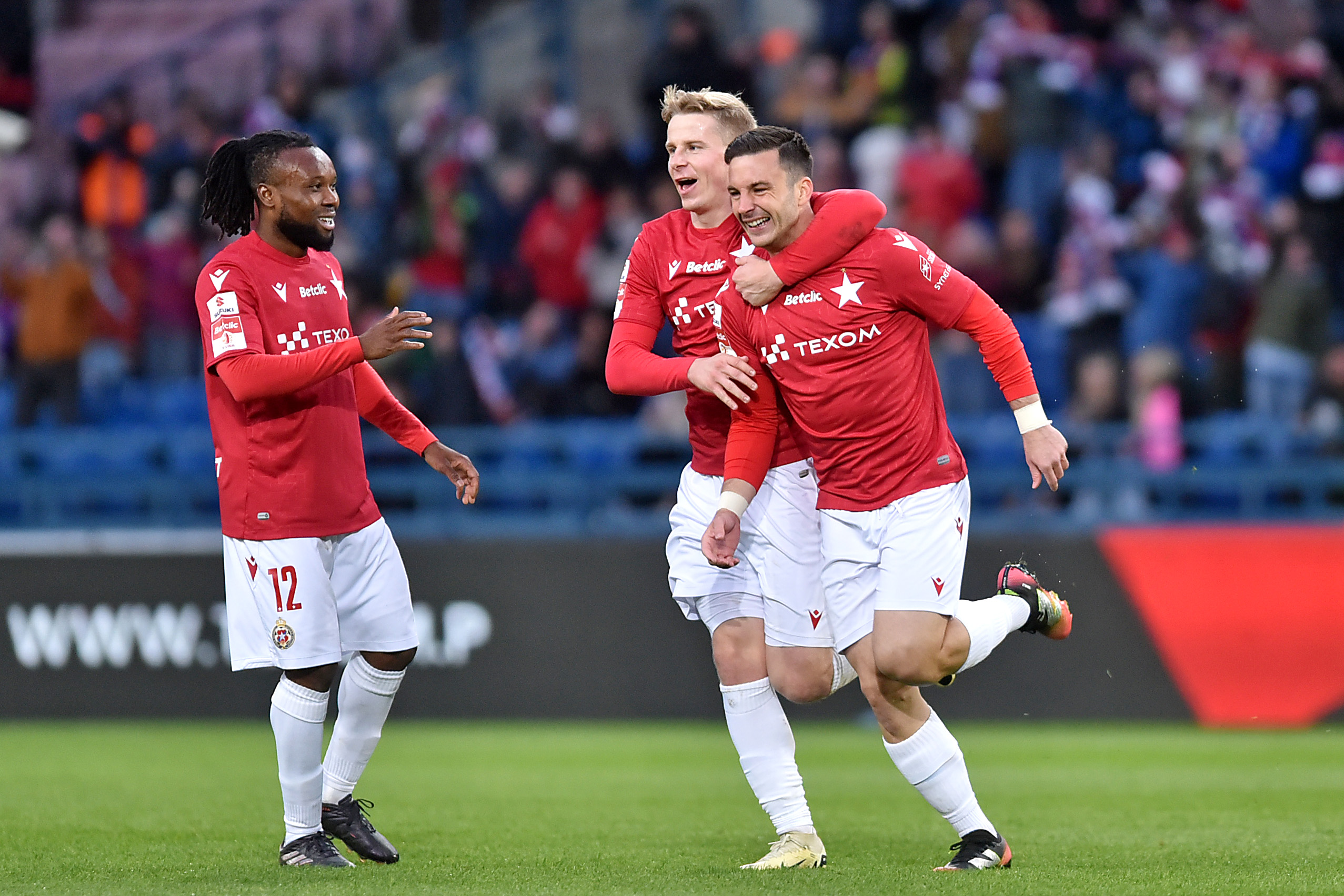 2025.04.09 Krakow
Pilka nozna , Betclic I liga , sezon 2024/25
Wisla Krakow - Chrobry Glogow
N/z Pilkarze Wisly, radosc po bramce na 2-1, gol, bramka, James Igbekeme, Rafal Mikulec, Angel Rodado
Foto Krzysztof Porebski / PressFocus

2025.04.09 Krakow
Football , Polish league, second level , 2024/2025 season
Wisla Krakow - Chrobry Glogow
Pilkarze Wisly, radosc po bramce na 2-1, gol, bramka, James Igbekeme, Rafal Mikulec, Angel Rodado
Credit: Krzysztof Porebski / PressFocus
