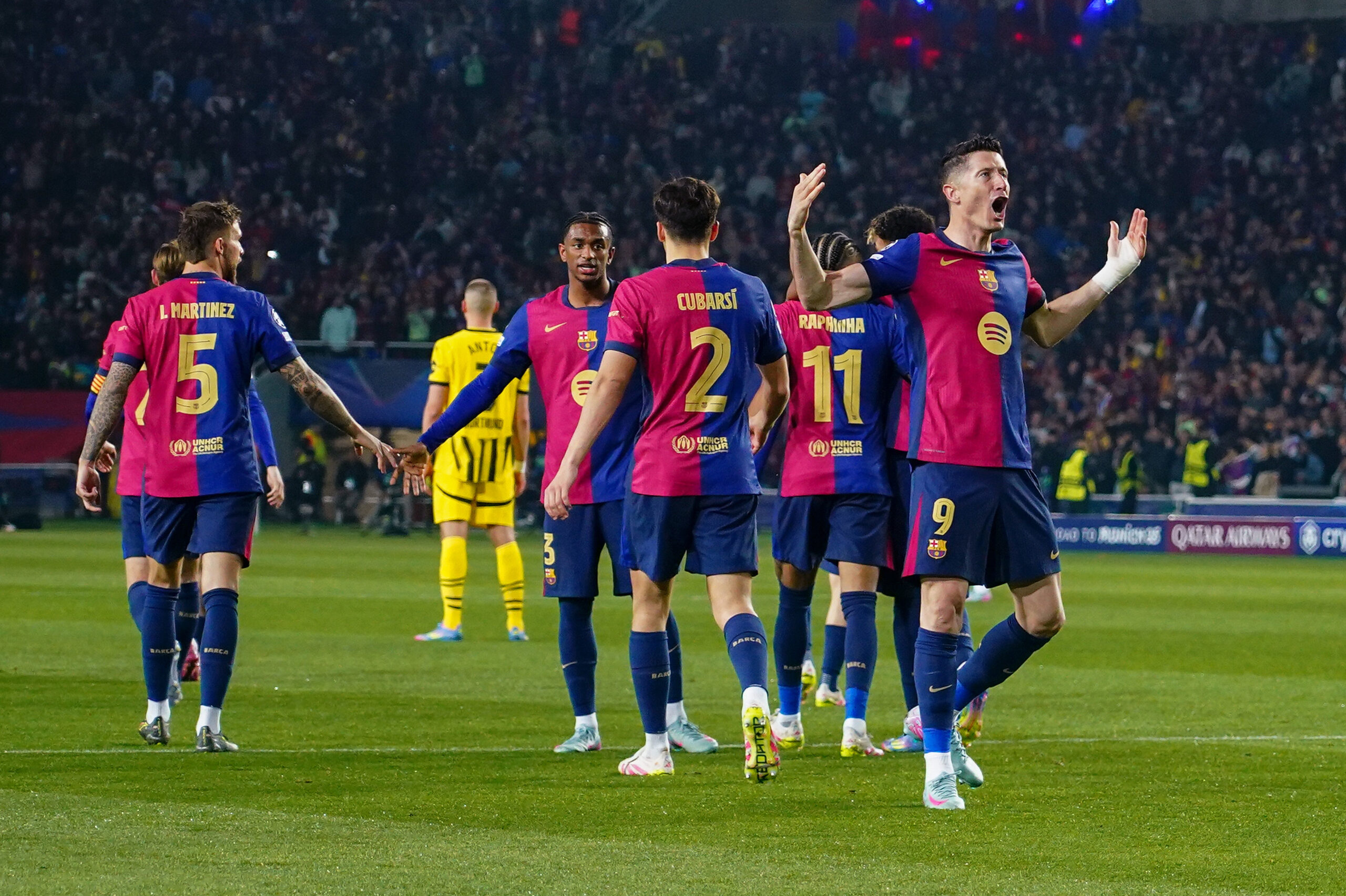 Robert Lewandowski of FC Barcelona celebrates goal with his teammates during the UEFA Champions League match, Quarter-Finals, firs leg, between FC Barcelona and Borussia Dortmund played at Lluis Companys Stadium on April 9 2025 in Barcelona Spain. (Photo by Bagu Blanco / PRESSINPHOTO)
2025.04.10 Barcelona
pilka nozna liga Mistrzow
FC Barcelona - Borussia Dortmund
Foto pressinphoto/SIPA USA/PressFocus

!!! POLAND ONLY !!!
