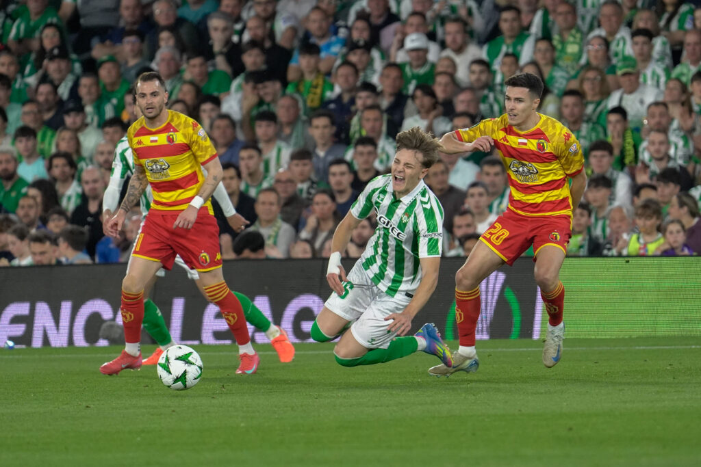 Sevilla, Spain, April 10th 2025 Jesus Rodriguez (N36) receives a fault during the UEFA Conference League 2024/2025 match between Real Betis and Jagiellonia Białystok at the Estadio Benito Villamarin in Sevilla, Spain  (Andres Lopez Sheridan  / SPP) (Photo by Andres Lopez Sheridan  / SPP/Sipa USA)
2025.04.10 Sewilla
pilka nozna liga Konferencji
Real Betis Sewilla - Jagiellonia Bialystok
Foto SPP/SIPA USA/PressFocus

!!! POLAND ONLY !!!