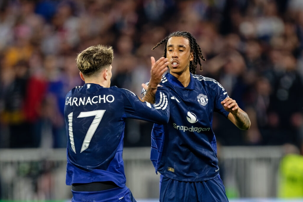 Lyon, France, April 10 2025 : Leny Yoro (15 Manchester United) celebrates after scoring his team&#039;s first goal with teammates Alejandro Garnacho (17 Manchester United) during the UEFA Europa League game between Olympique Lyonnais and Manchester United at Groupama Stadium in Lyon, France  (Giuseppe Velletri / SPP) (Photo by Giuseppe Velletri / SPP/Sipa USA)
2025.04.10 Lyon
pilka nozna liga Europy
Olympique Lyon - Manchester United
Foto SPP/SIPA USA/PressFocus

!!! POLAND ONLY !!!