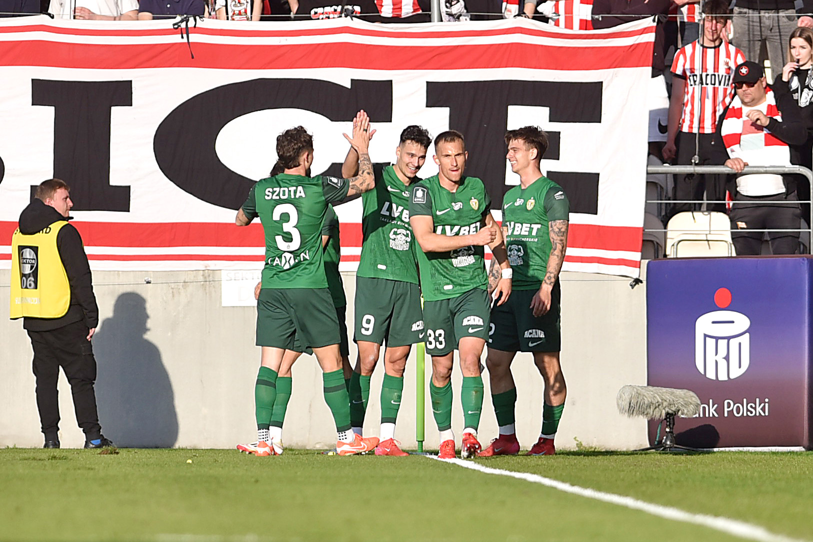 2025.04.12 Krakow
Pilka nozna , PKO BP Ekstraklasa sezon 2024/25
Cracovia Krakow - Slask Wroclaw
N/z Pilkarze Slaska, radosc po bramce na 0-1, gol, bramka, Serafin Szota, Assad Al Hamlawi, Yehor Mstsenko Jehor Macenko, Mateusz Zukowski
Foto Krzysztof Porebski / PressFocus

2025.04.12 Krakow
Football Polish top league , 2024/2025 season
Cracovia Krakow - Slask Wroclaw
Pilkarze Slaska, radosc po bramce na 0-1, gol, bramka, Serafin Szota, Assad Al Hamlawi, Yehor Mstsenko Jehor Macenko, Mateusz Zukowski
Credit: Krzysztof Porebski / PressFocus