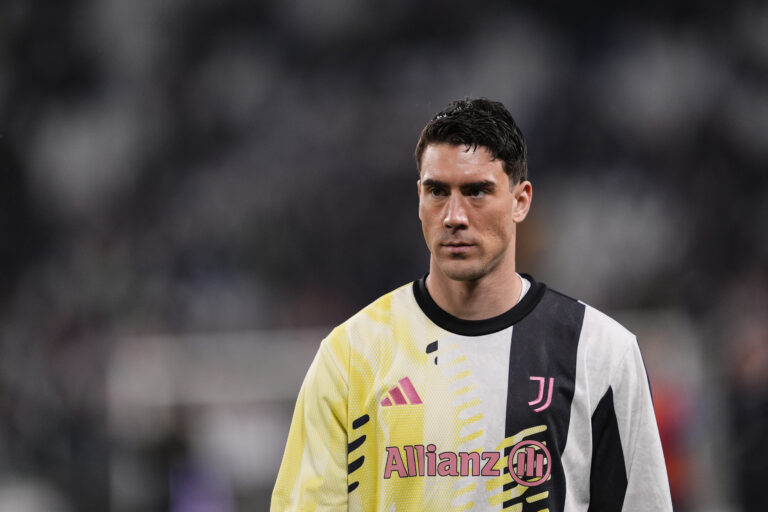 Juventus’ Dusan Vlahovic. before the Serie A soccer match between Juventus Fc and Lecce at the Juventus Stadium in Turin, north west Italy - March 28, 2025. Sport - Soccer (Photo by Fabio Ferrari/LaPresse) (Photo by Fabio Ferrari/LaPresse/Sipa USA)
2025.04.12 Turyn
pilka nozna liga wloska
Juventus Turyn - US Lecce
Foto LaPresse/SIPA USA/PressFocus

!!! POLAND ONLY !!!