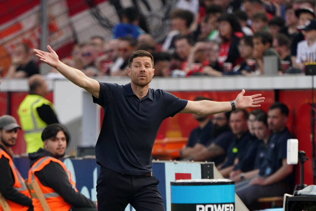 Fussball, 1 Bundesliga, Saison 2024/2025, Bayer 04 Leverkusen- 1.FC Union Berlin 12.04.2025, Bayarena Leverkusen Xabier Alonso Trainer , Bayer 04 Leverkusen, Aktion, Einzelbild *** Football, 1 Bundesliga, Season 2024 2025, Bayer 04 Leverkusen 1 FC Union Berlin 12 04 2025, Bayarena Leverkusen Xabier Alonso Trainer , Bayer 04 Leverkusen, Action, Single image
2025.04.12 Leverkusen
pilka nozna , liga niemiecka
Bayer 04 Leverkusen - 1. FC Union Berlin
Foto IMAGO/PressFocus

!!! POLAND ONLY !!!