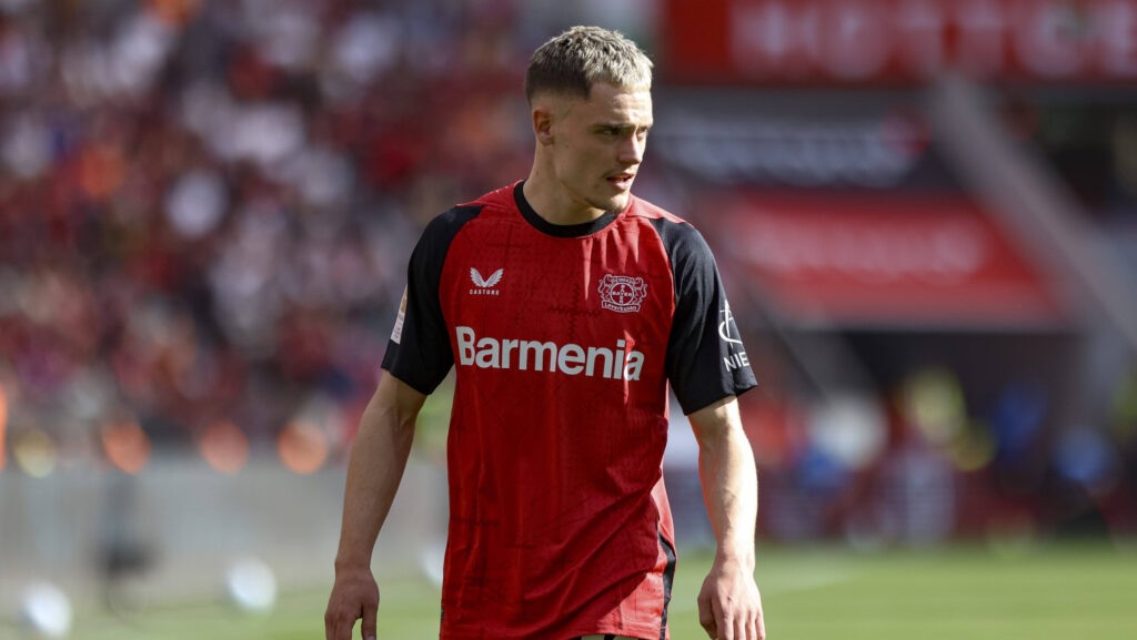 Leverkusen, Deutschland, 12.04.25: Florian Richard Wirtz Bayer 04 Leverkusen schaut waehrend des Spiels der Bundesliga zwischen Bayer 04 Leverkusen vs 1. FC Union Berlin in der BayArena Leverkusen BayArena North Rhine-Westphalia Germany *** Leverkusen, Germany, 12 04 25 Florian Richard Wirtz Bayer 04 Leverkusen watches during the Bundesliga match between Bayer 04 Leverkusen vs 1 FC Union Berlin at BayArena Leverkusen BayArena North Rhine Westphalia Germany Copyright: xBrauer-Fotoagenturx/xAdrianxSchlx
2025.04.12 Leverkusen
pilka nozna , liga niemiecka
Bayer 04 Leverkusen - 1. FC Union Berlin
Foto IMAGO/PressFocus

!!! POLAND ONLY !!!