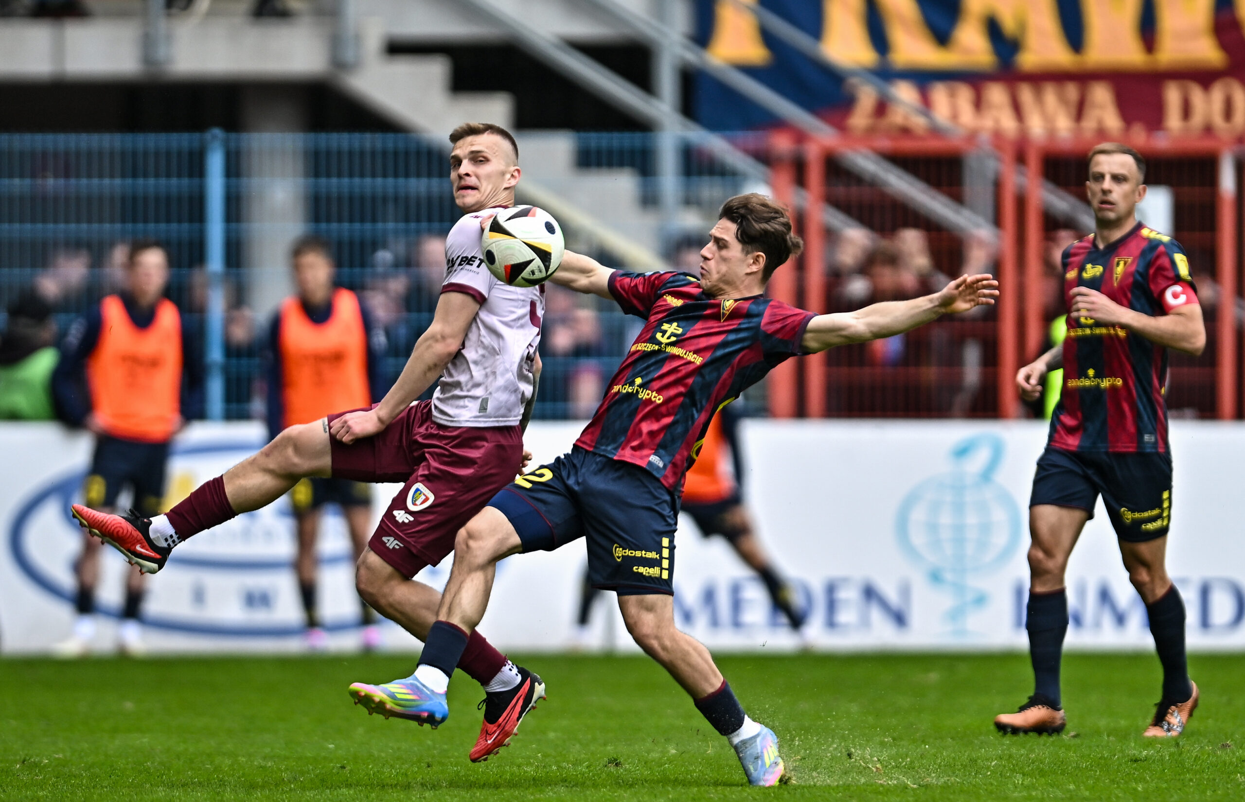 2025.04.13 Gliwice
Pilka nozna PKO Ekstraklasa sezon 2024/2025
Piast Gliwice - Pogon Szczecin
N/z Maciej Rosolek Leonardo Koutris
Foto Lukasz Sobala / PressFocus
2025.04.13 Gliwice
Football Polish League PKO Ekstraklasa season 2024/2025
Piast Gliwice - Pogon Szczecin
Maciej Rosolek Leonardo Koutris
Credit: Lukasz Sobala / PressFocus