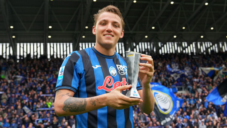 Atalanta&#039;s Mateo Retegui Panini Players of the match during the Serie A soccer match between Atalanta and Bologna at Gewiss Stadium in Bergamo , North Italy -  Sunday, April 13 , 2025 . Sport - Soccer (Photo by Spada/LaPresse) (Photo by Spada/LaPresse/Sipa USA)
2025.04.13 Bergamo
pilka nozna liga wloska
Atalanta Bergamo - Bologna FC
Foto LaPresse/SIPA USA/PressFocus

!!! POLAND ONLY !!!