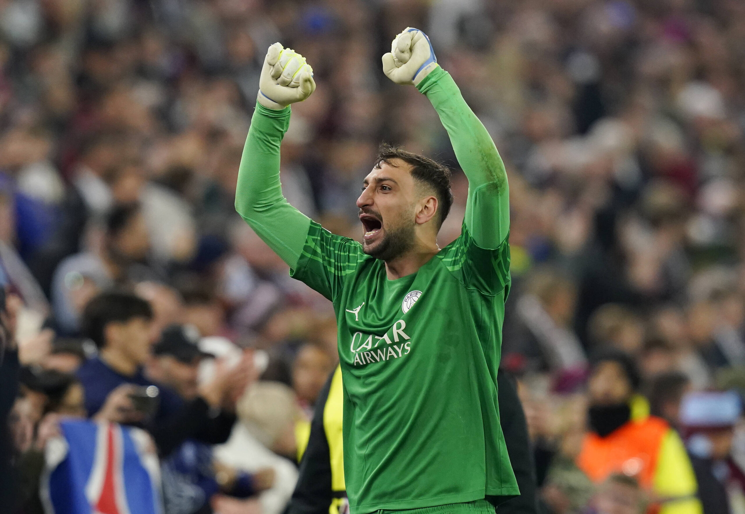 Birmingham, England, 15th April 2025. Gianluigi Donnarumma of Paris St Germain celebrates the win during the Aston Villa vs Paris Saint Germain Quarter Final 2nd Leg UEFA Champions League match at Villa Park, Birmingham. Picture credit should read: Andrew Yates / Sportimage EDITORIAL USE ONLY. No use with unauthorised audio, video, data, fixture lists, club/league logos or live services. Online in-match use limited to 120 images, no video emulation. No use in betting, games or single club/league/player publications. SPI_102_AY_Villa_PSG SPI-3842-0101
2025.04.15 Birmingham
pilka nozna , Liga Mistrzow
Aston Villa - Paris Saint-Germain
Foto IMAGO/PressFocus

!!! POLAND ONLY !!!