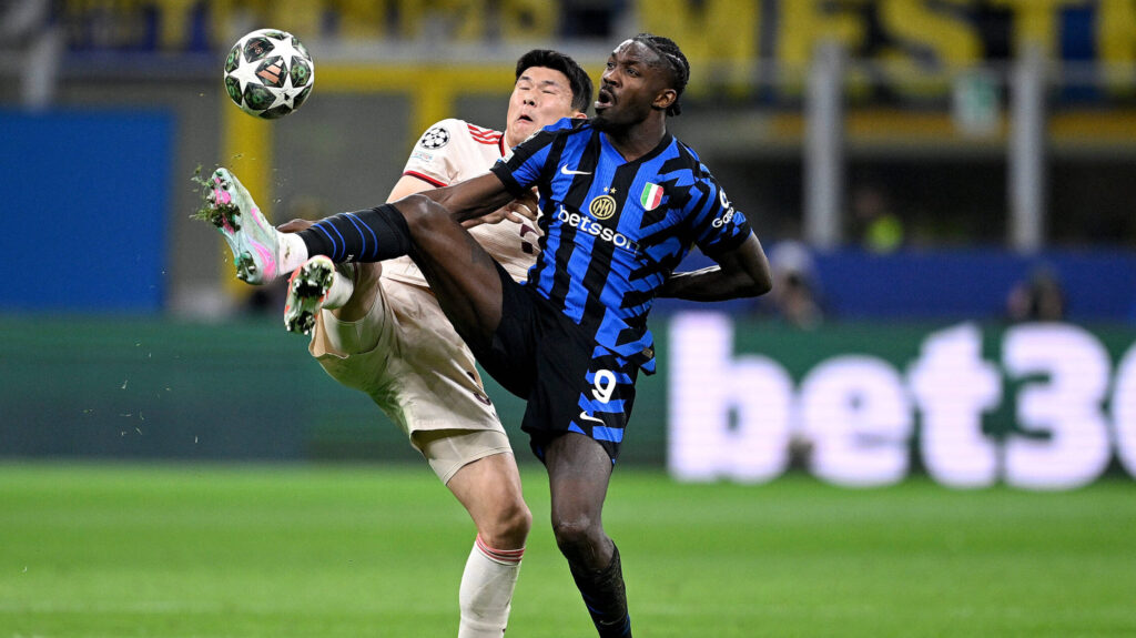 FUSSBALL CHAMPIONS LEAGUE SAISON 2024/2025 Viertelfinal Rueckspiel Inter Mailand - FC Bayern Muenchen 16.04.2025 Min-Jae Kim li, FC Bayern Muenchen gegen Marcus Thuram re, Inter Mailand *** FOOTBALL CHAMPIONS LEAGUE SEASON 2024 2025 Quarter-final second leg Inter Milan FC Bayern Muenchen 16 04 2025 Min Jae Kim left, FC Bayern Muenchen vs Marcus Thuram right, Inter Milan
2025.04.16 Mediolan
pilka nozna , Liga Mistrzow
Inter Mediolan - Bayern Monachium
Foto IMAGO/PressFocus

!!! POLAND ONLY !!!