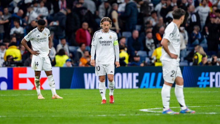 Real Madrid CF vs Arsenal FC - UEFA Champions League 2024/25 Quarter Final Second Leg Players of Real Madrid CF from L to R Aurelien Tchouameni, Luka Modric, Brahim Diaz are seen disappointed at the end of the UEFA Champions League 2024/25 Quarter Final Second Leg match between Real Madrid C.F. and Arsenal FC at Estadio Santiago Bernabeu on April 16, 2025 in Madrid, Spain. Madrid Estadio Santiago Bernabeu Madrid Spain Copyright: xAlbertoxGardinx AGardin_20250416_Football_Champions_Real_Madrid_Arsenal_0363
2025.04.16 Madryt
pilka nozna , Liga Mistrzow
Real Madryt - Arsenal Londyn
Foto IMAGO/PressFocus

!!! POLAND ONLY !!!