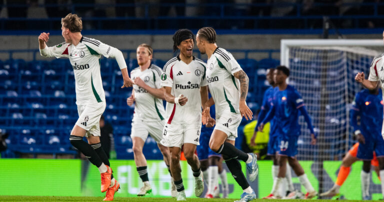 Legia Warsaw celebrate Steve Kapuadi (Legia Warsaw Number 3) scores to put Legia Warsaw 2-1 up

Chelsea FC V Legia Warsaw, Europa Conference League, 17 April 2025

(Photo by Sean Troup/Sportpix/Sipa USA)


 *** No Sales in the UK ***
2025.04.17 Londyn
pilka nozna liga konferencji europy
Chelsea Londyn - Legia Warszawa
Foto SPP/SIPA USA/PressFocus

!!! POLAND ONLY !!!