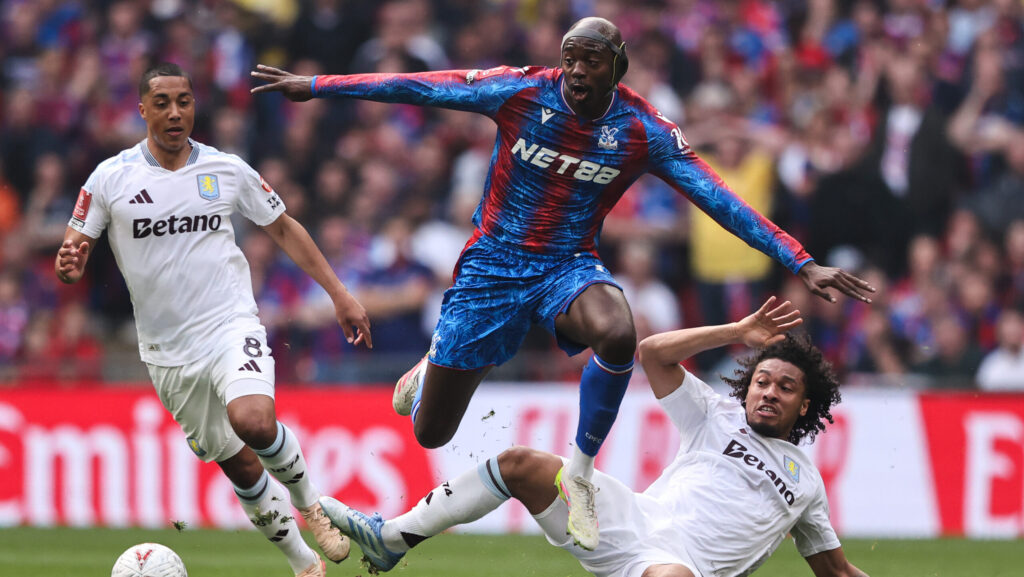 Boubacar Kamara of Aston Villa fouls Jean-Philippe Mateta of Crystal Palace during the Emirates FA Cup Semi-Final match Crystal Palace vs Aston Villa at Wembley Stadium, London, United Kingdom, 26th April 2025

(Photo by Alfie Cosgrove/News Images) in London, United Kingdom on 4/26/2025. (Photo by Alfie Cosgrove/News Images/Sipa USA)
2025.04.26 Londyn
pilka nozna Puchar Anglii
Crystal Palace - Aston Villa
Foto News Images/SIPA USA/PressFocus

!!! POLAND ONLY !!!