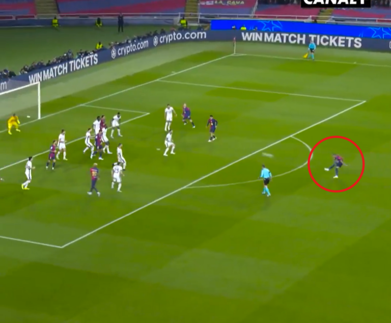 Cudowny strzał okraszony ogromną dozą szczęścia! Barca znów wyrównuje [WIDEO]