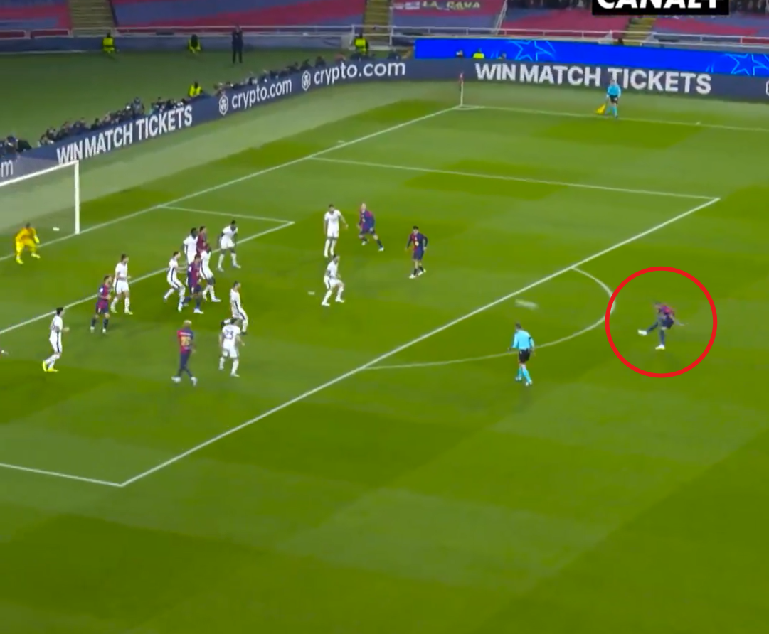 Cudowny strzał okraszony ogromną dozą szczęścia! Barca znów wyrównuje [WIDEO]