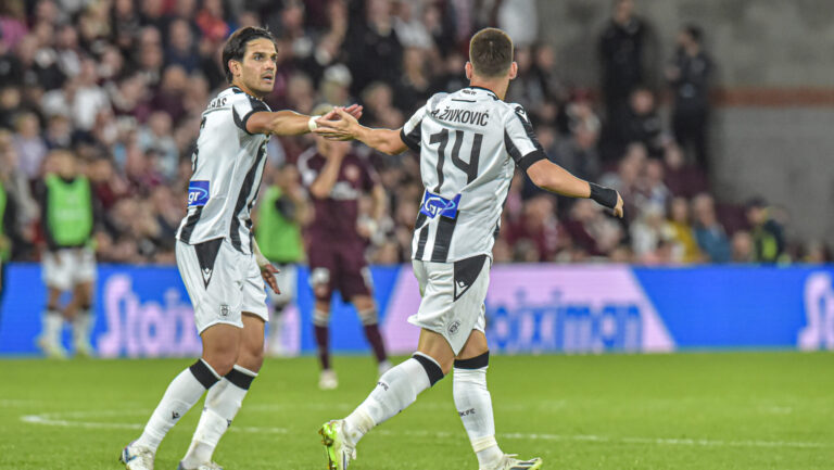 Andrija Zivkovic of PAOK scores their sides second goal of the match and celebrates his sides goal with Harry Tsingaras during the UEFA Europa Conference League match at Tynecastle Park, Edinburgh
Picture by Jamie Johnston/Focus Images Ltd 07714373795
24/08/2023

24.08.2023 Edinburgh
pilka nozna liga konferencji europy
Heart of Midlothian - PAOK
Foto Jamie Johnston  / Focus Images / MB Media / PressFocus 
POLAND ONLY!!