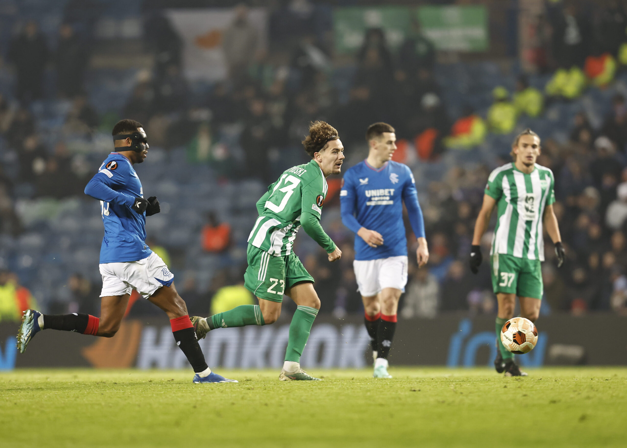 Karol Struski of Aris Limassol  (middle) on the ball during the UEFA Europa League Group C match at Ibrox Stadium, Glasgow
Picture by Fred Palmer/Focus Images Ltd 07510556226
30/11/2023

30.11.2023 Glasgow
pilka nozna liga europy
Rangers - Aris Limassol
Foto Fred Palmer  / Focus Images / MB Media / PressFocus 
POLAND ONLY!!