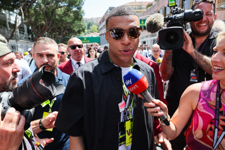 Kylian MBAPPE (fra) of PSG on the starting grid during the Formula 1 Grand Prix de Monaco 2024, 8th round of the 2024 Formula One World Championship from May 23 to 26, 2024 on the Circuit de Monaco, in Monaco (Photo by /Sipa USA)
2024.05.26 -
Formula 1 F1
Grand Prix Monako
Foto IPA/SIPA USA/PressFocus

!!! POLAND ONLY !!!