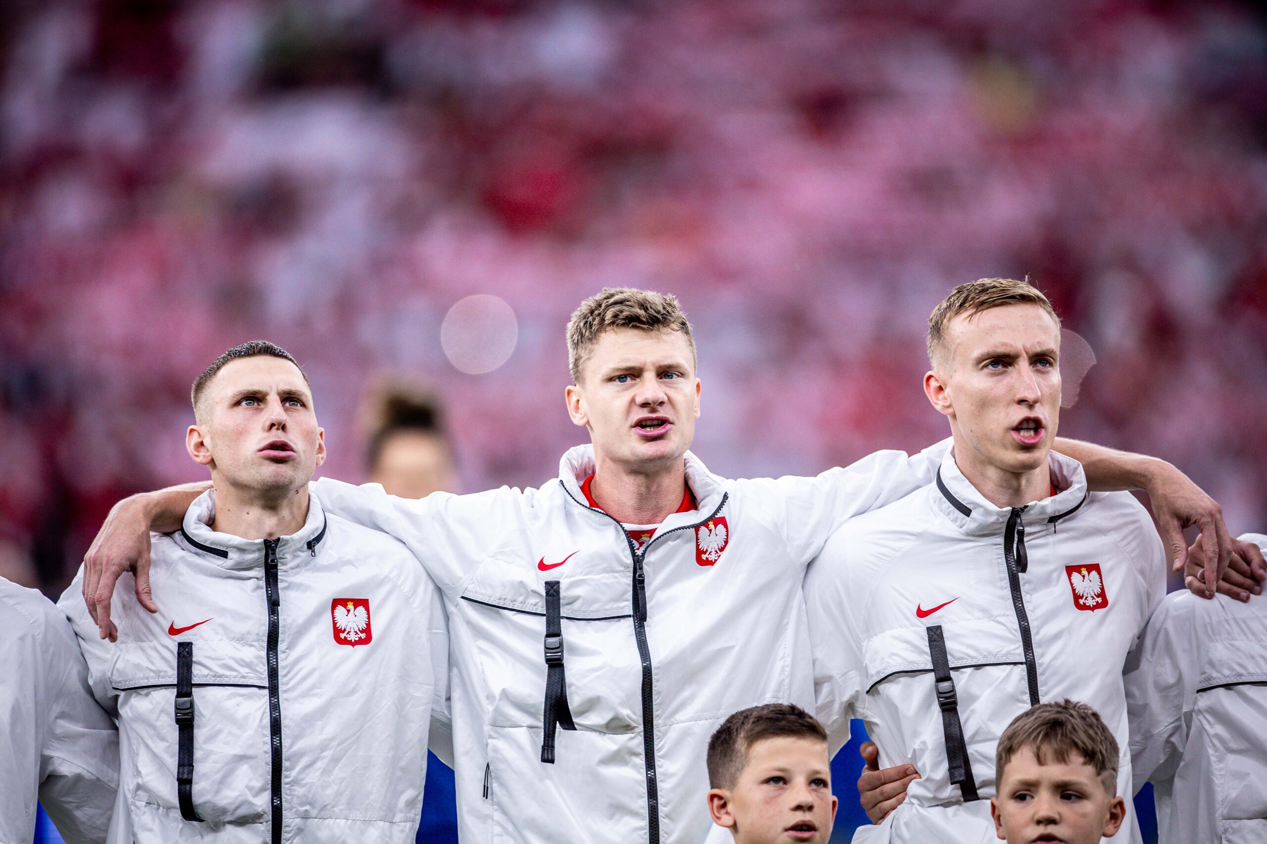 2024.06.21 Berlin
Stadion Olimpijski w Berlinie, Olympiastadion, UEFA Euro 2024, grupa D, Pilka nozna,
Polska - Austria
N/z PAWEL DAWIDOWICZ JAKUB PIOTROWSKI ADAM BUKSA
Foto Mateusz Porzucek PressFocus
2024.06.21 Berlin
Football match between Poland and Austria, group D
Polska - Austria
PAWEL DAWIDOWICZ JAKUB PIOTROWSKI ADAM BUKSA
Credit: Mateusz Porzucek PressFocus