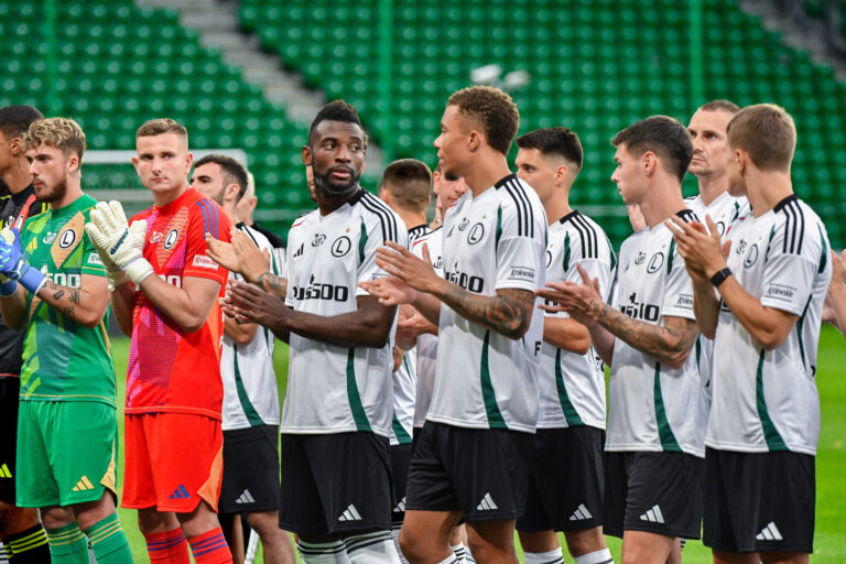 2024.07.16 Warszawa
pilka nozna PKO Ekstraklasa sezon 2024/2025
Legia Warszawa - prezentacja druzyny
N/z Kacper Tobiasz Gabriel Kobylak Jean-Pierre Nsame
Foto Pawel Bejnarowicz / PressFocus

2024.07.16 Warszawa
Football - Polish PKO Ekstraklasa season 2024/2025
Legia Warszawa - prezentacja druzyny
Kacper Tobiasz Gabriel Kobylak Jean-Pierre Nsame
Credit: Pawel Bejnarowicz / PressFocus