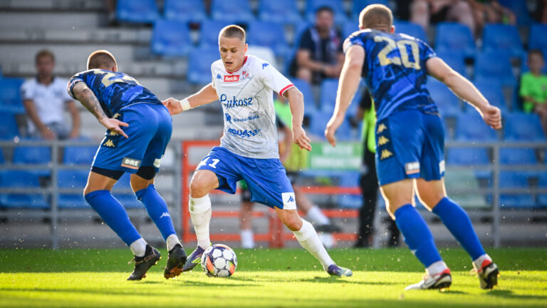 21.07.2024 Bielsko Biala  
Pilka nozna,
Betclic 2 liga sezon 2024/2025,
TS Podbeskidzie Bielsko Biala - Olimpia Elblag 
n/z Mateusz Ziolkowski 
foto Krzysztof Dzierzawa / Pressfocus
21.07.2024 Bielsko Biala
Football,
second division season 2024/2025 ,
TS Podbeskidzie Bielsko Biala - Olimpia Elblag 
n/z Mateusz Ziolkowski 
foto Krzysztof Dzierzawa / Pressfocus