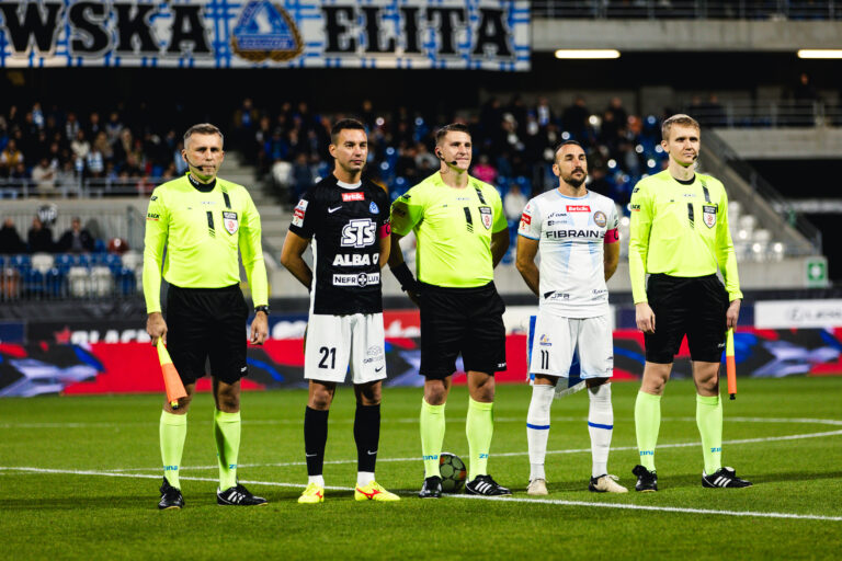 2024.10.21 Rzeszow
Pilka nozna Betclic 1 liga 2024/2025
Stal Rzeszow - Ruch Chorzow
N/z Andreja Prokic Maciej Sadlok
Foto Marta Badowska / PressFocus

2024.10.21 Rzeszow
Football Polish 1 league Season 2024/2025
Andreja Prokic Maciej Sadlok
Credit: Marta Badowska / PressFocus