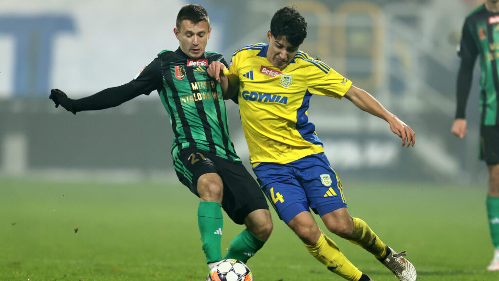 2024.11.24 Gdynia Pilka Nozna Betclic 1 liga sezon 2024/2025 Mecz Arka Gdynia - Stal Stalowa Wola N/z Michal Mydlarz Hide Vitalucci Foto Piotr Matusewicz / PressFocus

2024.11.24 Gdynia
Football Polish first division season 2024/2025
Arka Gdynia - Stal Stalowa Wola
Michal Mydlarz Hide Vitalucci
Credit: Piotr Matusewicz / PressFocus