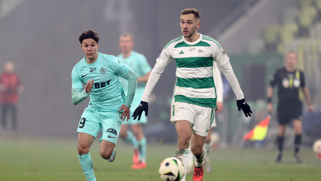 2024.12.07 Gdansk Pilka nozna PKO BP Ekstraklasa sezon 2024/2025 Lechia Gdansk - Slask Wroclaw N/z Arnau Ortiz Dominik Pila Foto Piotr Matusewicz / PressFocus

2024.12.07 Gdansk
Football Polish PKO BP Ekstraklasa season 2024/2025 
Lechia Gdansk - Slask Wroclaw 
Arnau Ortiz Dominik Pila 
Credit: Piotr Matusewicz / PressFocus