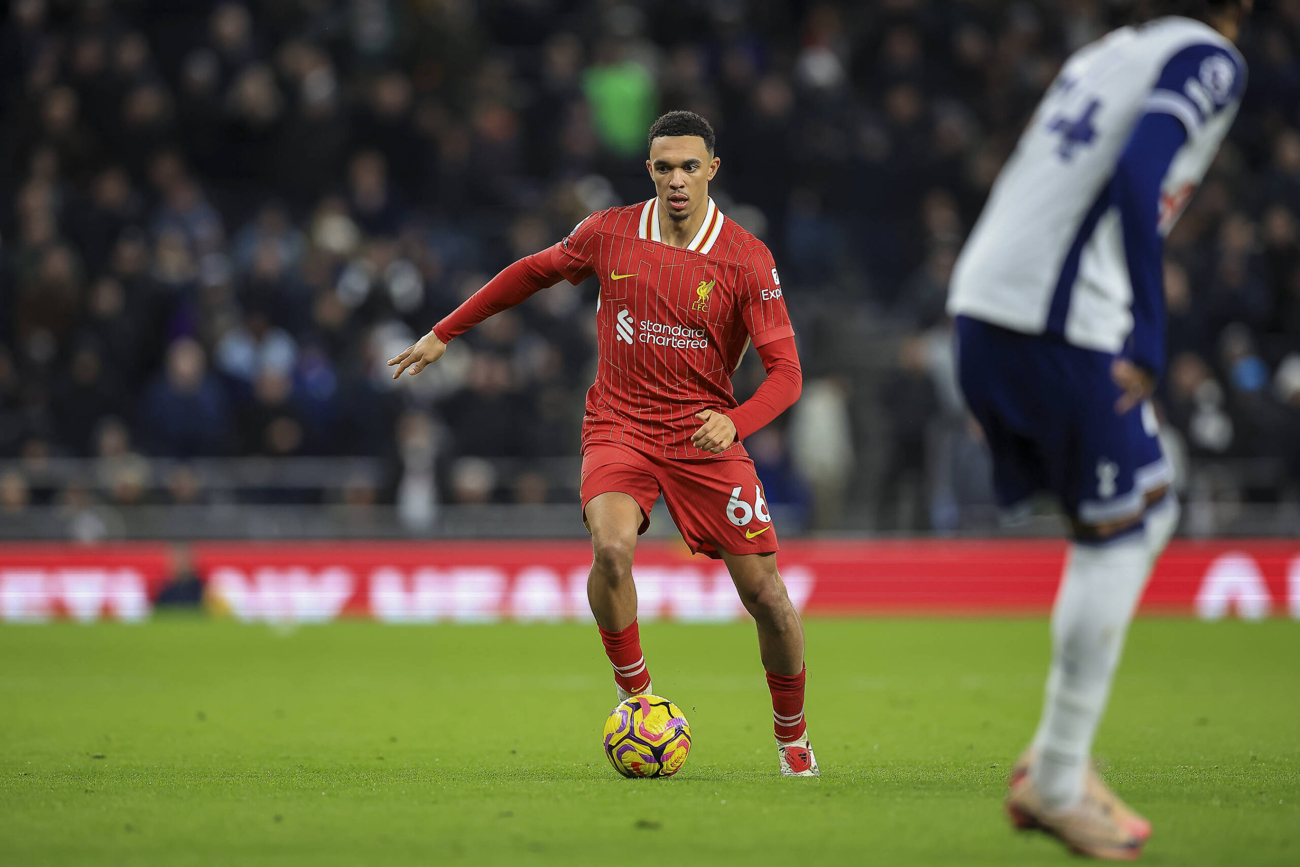 Tottenham Hotspur v Liverpool Premier League 22/12/2024. Liverpool Defender Trent Alexander-Arnold 66 during the Premier League match between Tottenham Hotspur and Liverpool at Tottenham Hotspur Stadium, London, United Kingdom on 22 December 2024. Editorial use only DataCo restrictions apply See www.football-dataco.com , Copyright: xChrisxFoxwellx PSI-21118-0188
2024.12.22 Londyn
pilka nozna liga angielska
Tottenham Hotspur - Liverpool FC
Foto IMAGO/PressFocus

!!! POLAND ONLY !!!